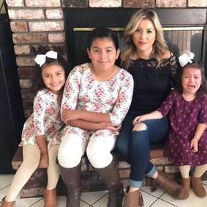 Meet your Posher, Claudia